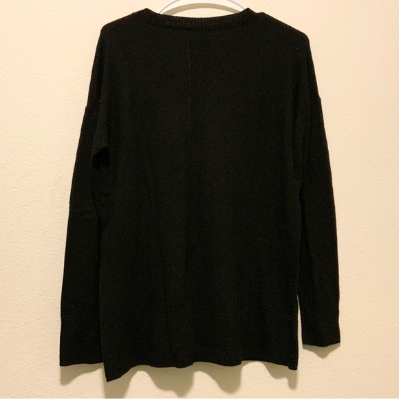 Vineyard Vines Women’s Black Split Back Boatneck Sweater Size Small New - Picture 5 of 5